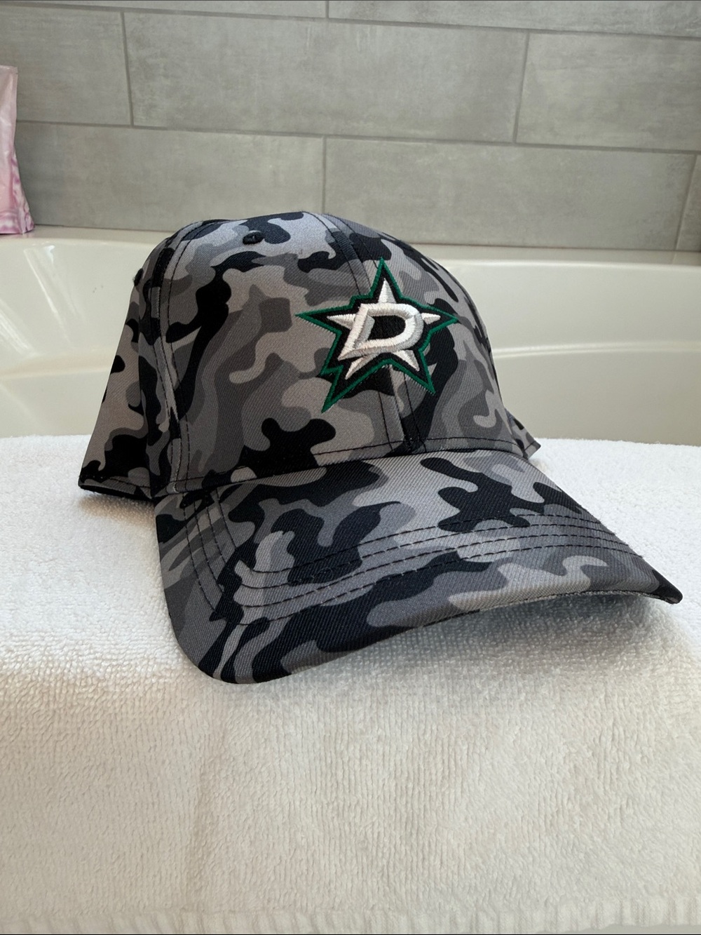 Dallas Stars Camo Baseball Cap - Gray & Black with Green Accent